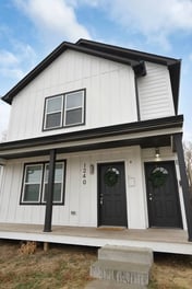 Luxe Downtown Townhome Unit B -Sleeps 6 Brand New Build!