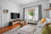 5 min from Lucas Oil, Sleeps 6- Bates Hendricks!