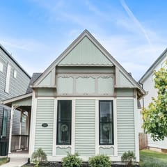 Cute Fountain Square Cottage-sleeps 4