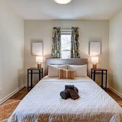 Cute-Downtown Getaway!