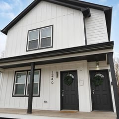 Luxe Downtown Townhome Unit B -Sleeps 6 Brand New Build!