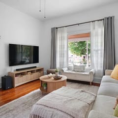 5 min from Lucas Oil, Sleeps 6- Bates Hendricks!