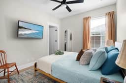 Chic Downtown Franklin Condo-Sleeps 6!