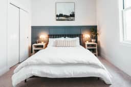 Cute Fountain Square Cottage-sleeps 4