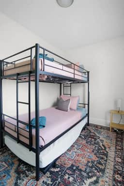Duplex Sleeps 8, Pet Friendly!