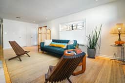 Mid-Century Modern Dream-Sleeps 6!