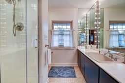 Sleeps 11- Rooftop Balcony and Pet Friendly!