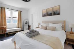 5 min from Lucas Oil, Sleeps 6- Bates Hendricks!