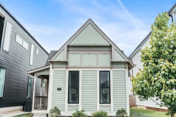 Cute Fountain Square Cottage-sleeps 4 - Image 1