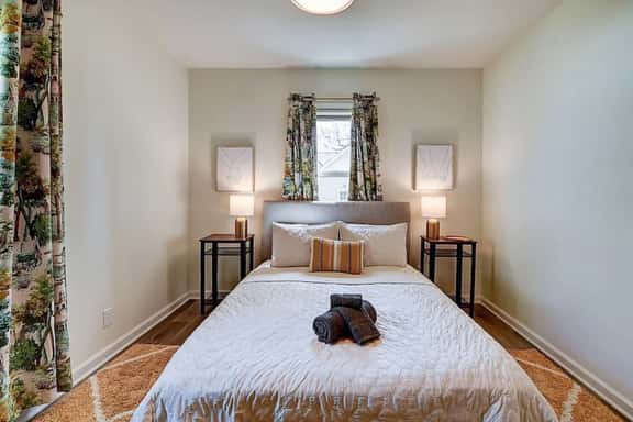 Cute-Downtown Getaway! - Image 1
