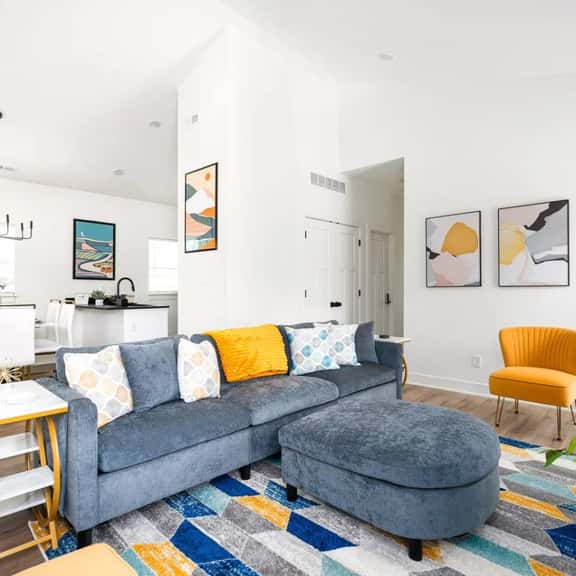New build in Riverside, close to downtown! - Image 1