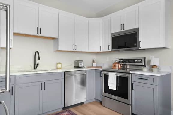 Chic Downtown Franklin Condo-Sleeps 6!