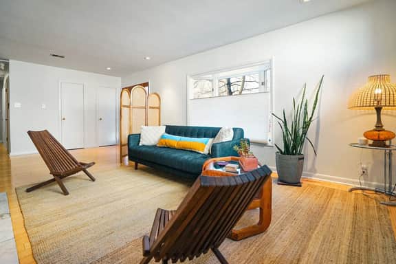 Mid-Century Modern Dream-Sleeps 6!