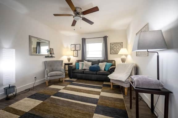One Bedroom East Street-Close to Lucas Oil!