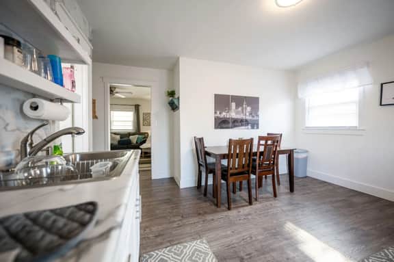One Bedroom East Street-Close to Lucas Oil!