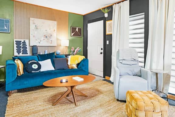 Walkable to Mass Ave and more! Sleeps 2